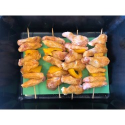 Brochette d'ailes de poulet assaisonnées